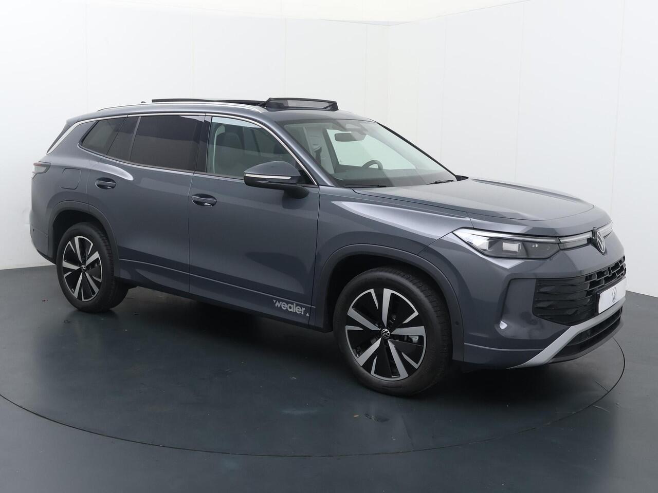 Volkswagen Tayron 1.5 eHybrid 204pk DSG Life Edition | Trekhaak wegklapbaar | Panoramadak | Stoel- & stuurwielverwarming |