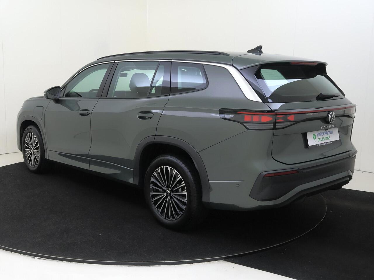 Volkswagen Tayron 1.5 eHybrid Life Edition | SoH 98% | Trekhaak | Parkeerassistent | Stoelverwarming voor en achter | Adaptieve cruise control | Dodehoek detectie | CarPlay | Stuurwiel verwarmd |