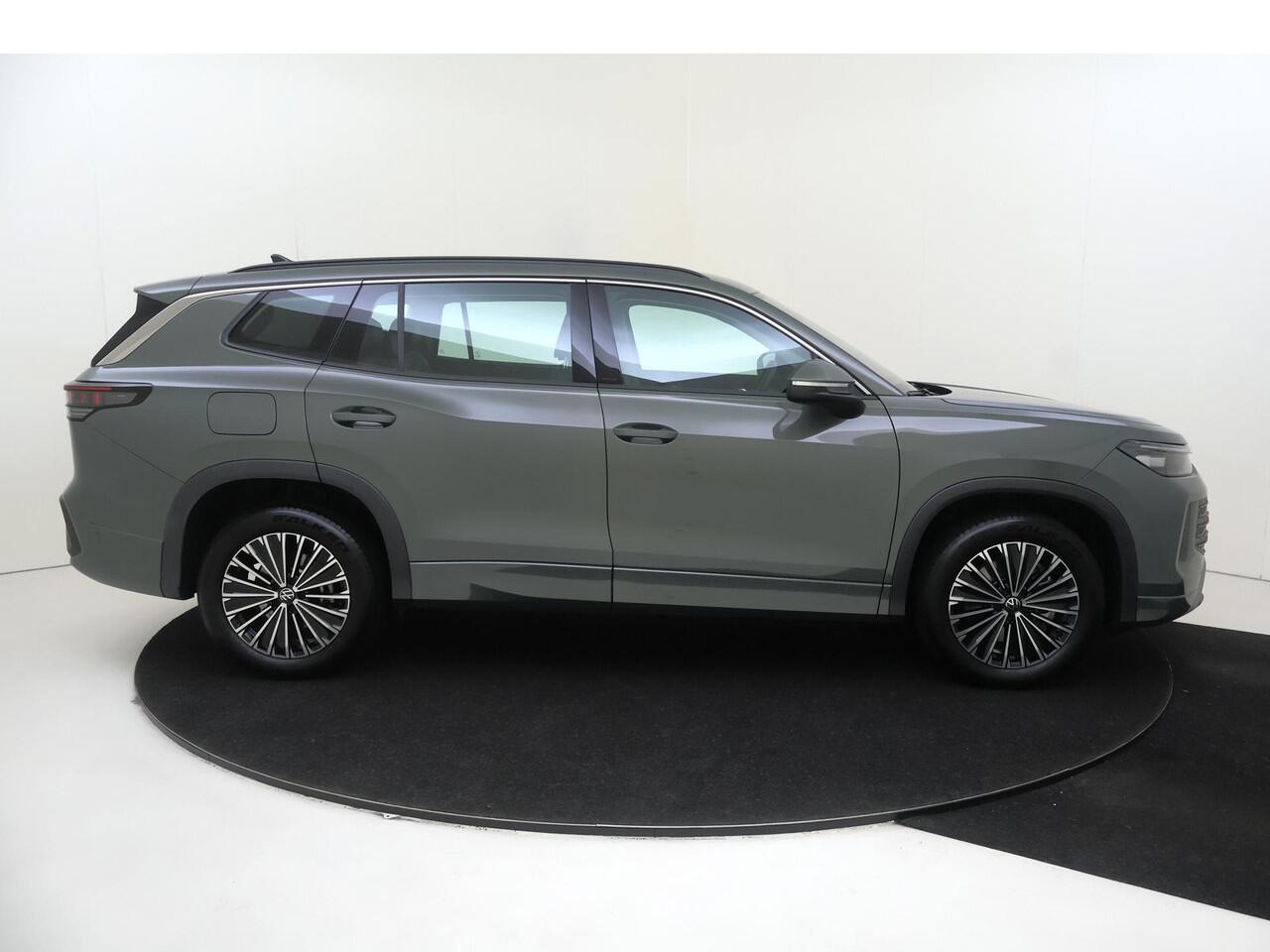 Volkswagen Tayron 1.5 eHybrid Life Edition | SoH 98% | Trekhaak | Parkeerassistent | Stoelverwarming voor en achter | Adaptieve cruise control | Dodehoek detectie | CarPlay | Stuurwiel verwarmd |