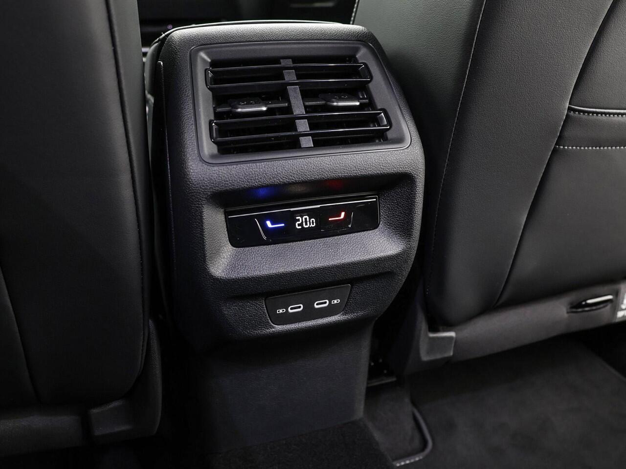 Volkswagen Tayron 1.5 eTSI 272pk DSG R-Line Edition · Wegklapbare Trekhaak · Panoramadak · IQ.Light · 360 Camera · 20'' Inch · Garantie t/m 28-12-2030 of 100.000km