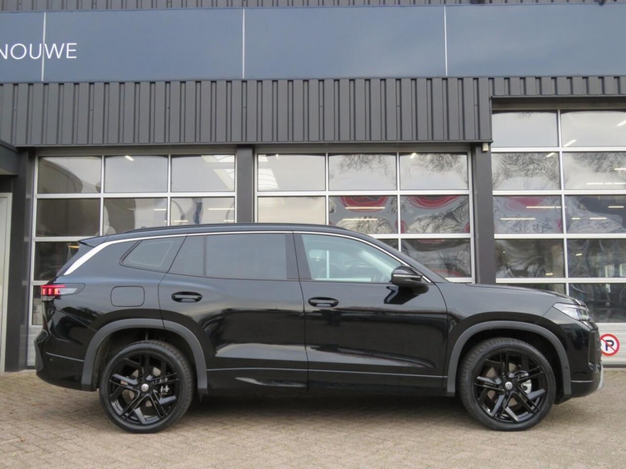 Volkswagen Tayron 1.5 eHybrid 204pk / 20 Inch / Trekhaak / IQ Light / Stoel + stuur verw. / Camera / FABRIEKS garantie