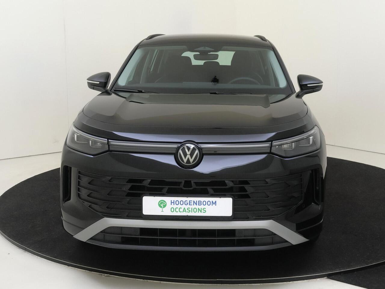 Volkswagen Tayron 1.5 eHybrid Life Edition | SoH 100% | Trekhaak | Achteruitrijcamera | Adaptieve demping systeem | Adaptieve cruise control | Dodehoek detectie | CarPlay | Stoel- en stuurwielverwarming |