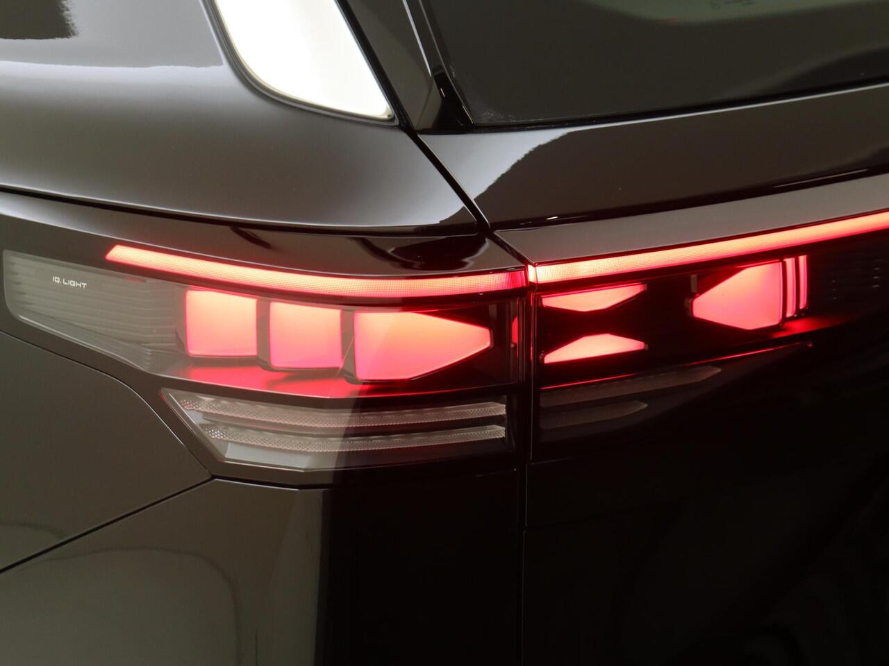 Volkswagen Tayron 1.5 eHybrid Life Edition | SoH 100% | Trekhaak | Achteruitrijcamera | Adaptieve demping systeem | Adaptieve cruise control | Dodehoek detectie | CarPlay | Stoel- en stuurwielverwarming |