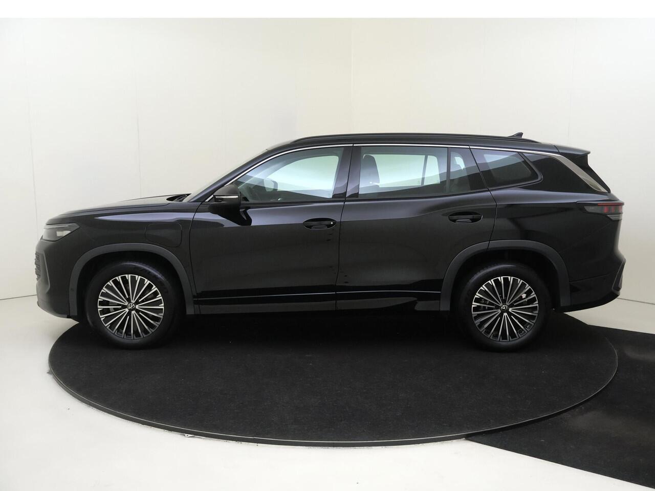 Volkswagen Tayron 1.5 eHybrid Life Edition | SoH 100% | Trekhaak | Achteruitrijcamera | Adaptieve demping systeem | Adaptieve cruise control | Dodehoek detectie | CarPlay | Stoel- en stuurwielverwarming |