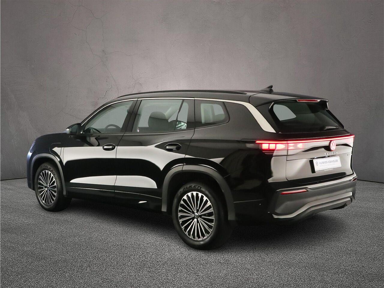 Volkswagen Tayron Life Edition 1.5 TSI eHybrid 204pk DSG Automaat Trekhaak, LED koplampen, Adaptive cruise control, Achteruitrijcamera, Navigatie, Stuurwiel verwarmd