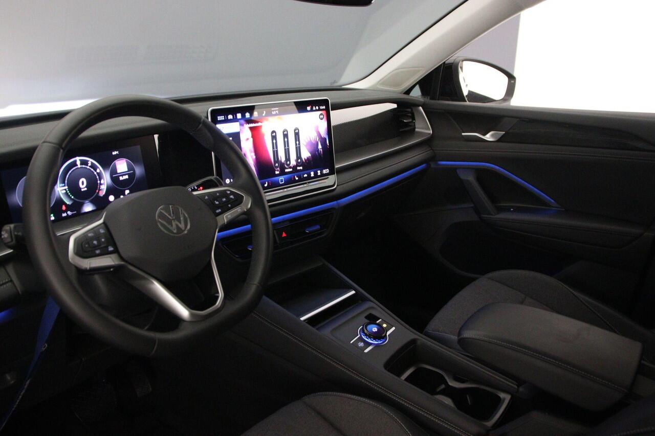 Volkswagen Tayron Life Edition 1.5 TSI eHybrid 204pk DSG Automaat Trekhaak, LED koplampen, Adaptive cruise control, Achteruitrijcamera, Navigatie, Stuurwiel verwarmd