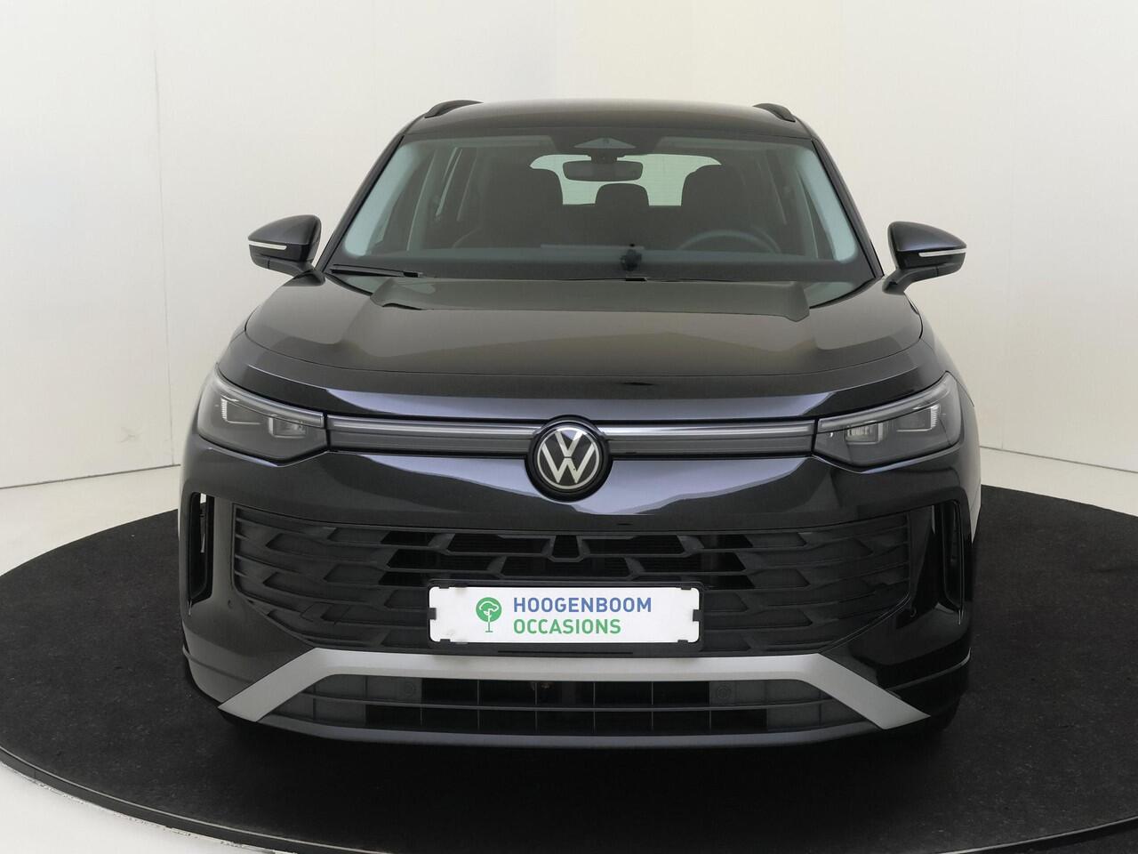 Volkswagen Tayron 1.5 eHybrid Life Edition | SoH 100% | Trekhaak | Parkeerassistent | Adaptieve demping | Stoel- en stuurwielverwarming | Dodehoek detectie | Achteruitrijcamera | Adaptieve cruise control | Navigatie |