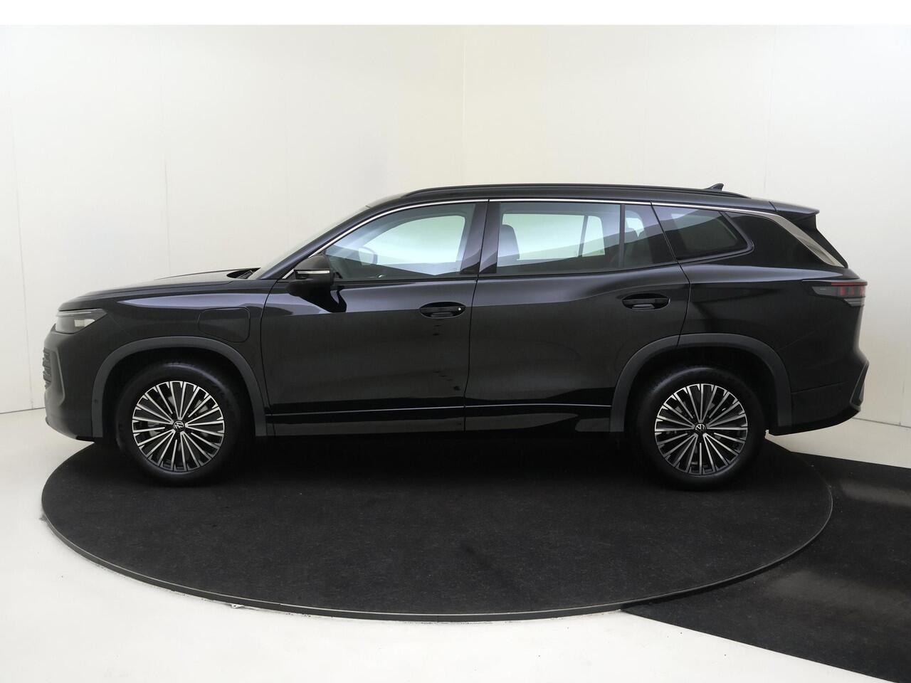 Volkswagen Tayron 1.5 eHybrid Life Edition | SoH 100% | Trekhaak | Parkeerassistent | Adaptieve demping | Stoel- en stuurwielverwarming | Dodehoek detectie | Achteruitrijcamera | Adaptieve cruise control | Navigatie |