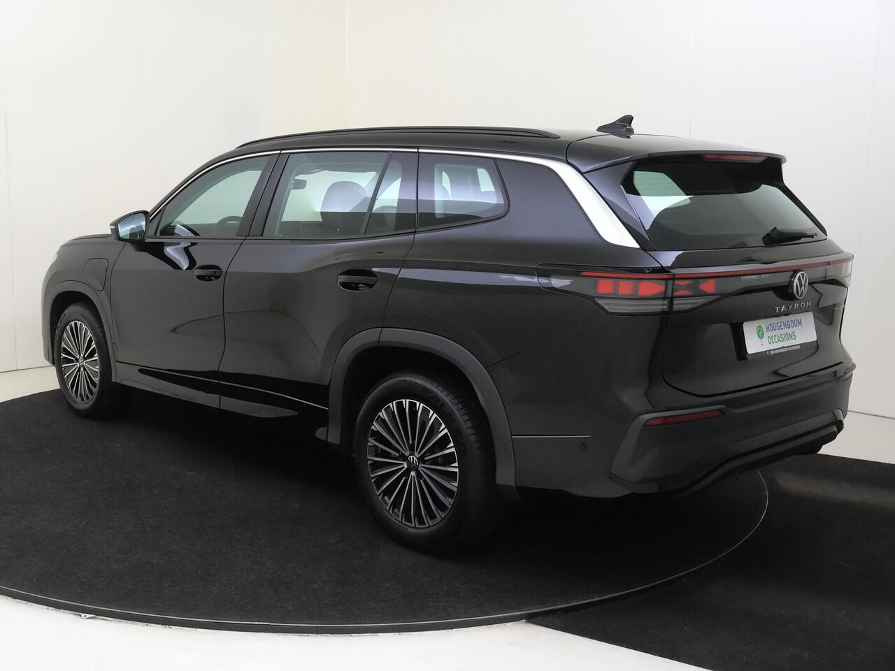 Volkswagen Tayron 1.5 eHybrid Life Edition | SoH 100% | Trekhaak | Achteruitrijcamera | Adaptieve demping systeem | Adaptieve cruise control | Dodehoek detectie | Parkeerassistent | Stoel- en stuurwielverwarming |