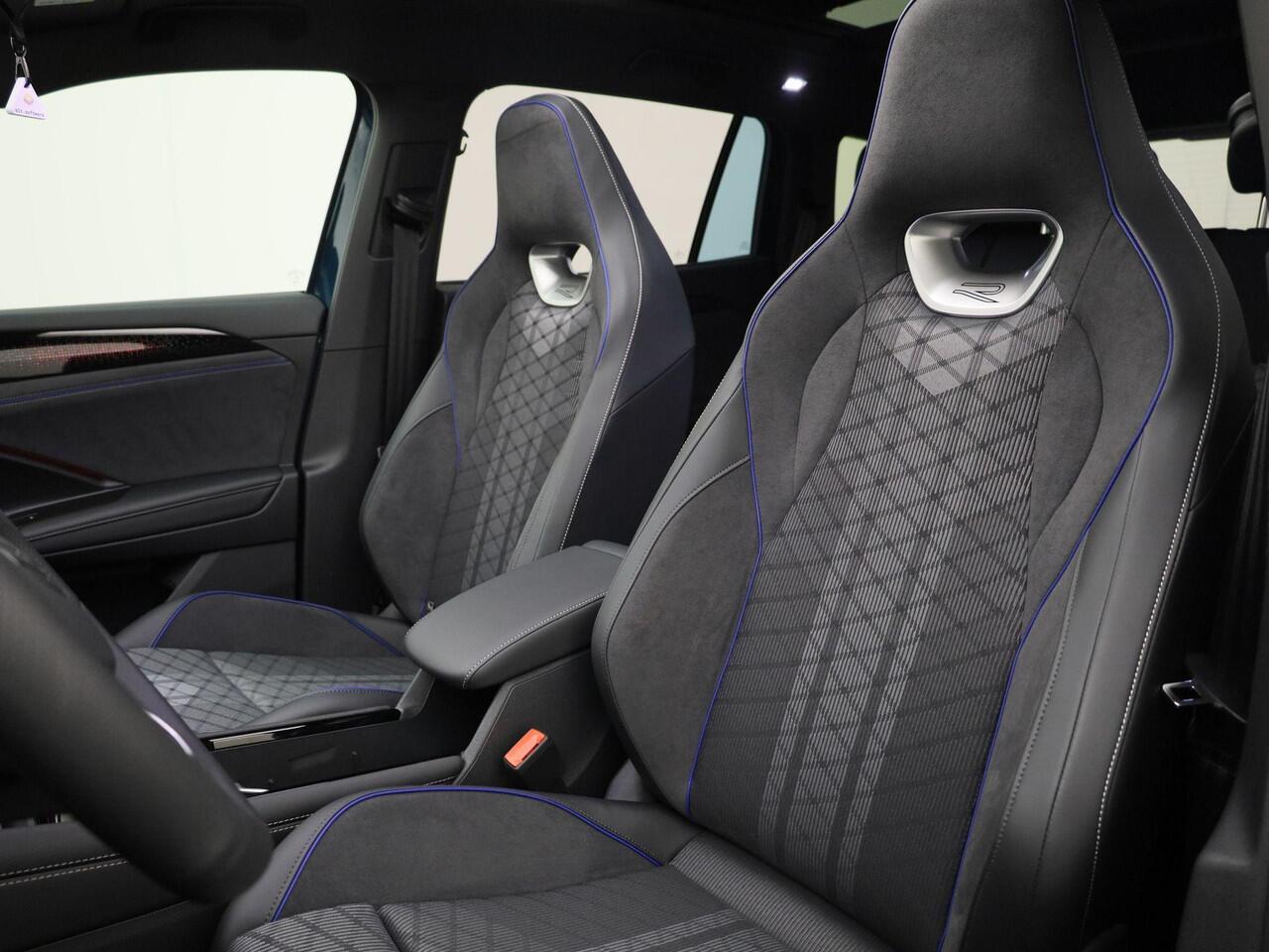 Volkswagen Tayron 1.5eHybrid 200kW/272PK R-Line Panoramadak · Apple/Android Car Play · Camera + Parkeersensoren · Garantie t/m 30-12-2030 of 100.000km
