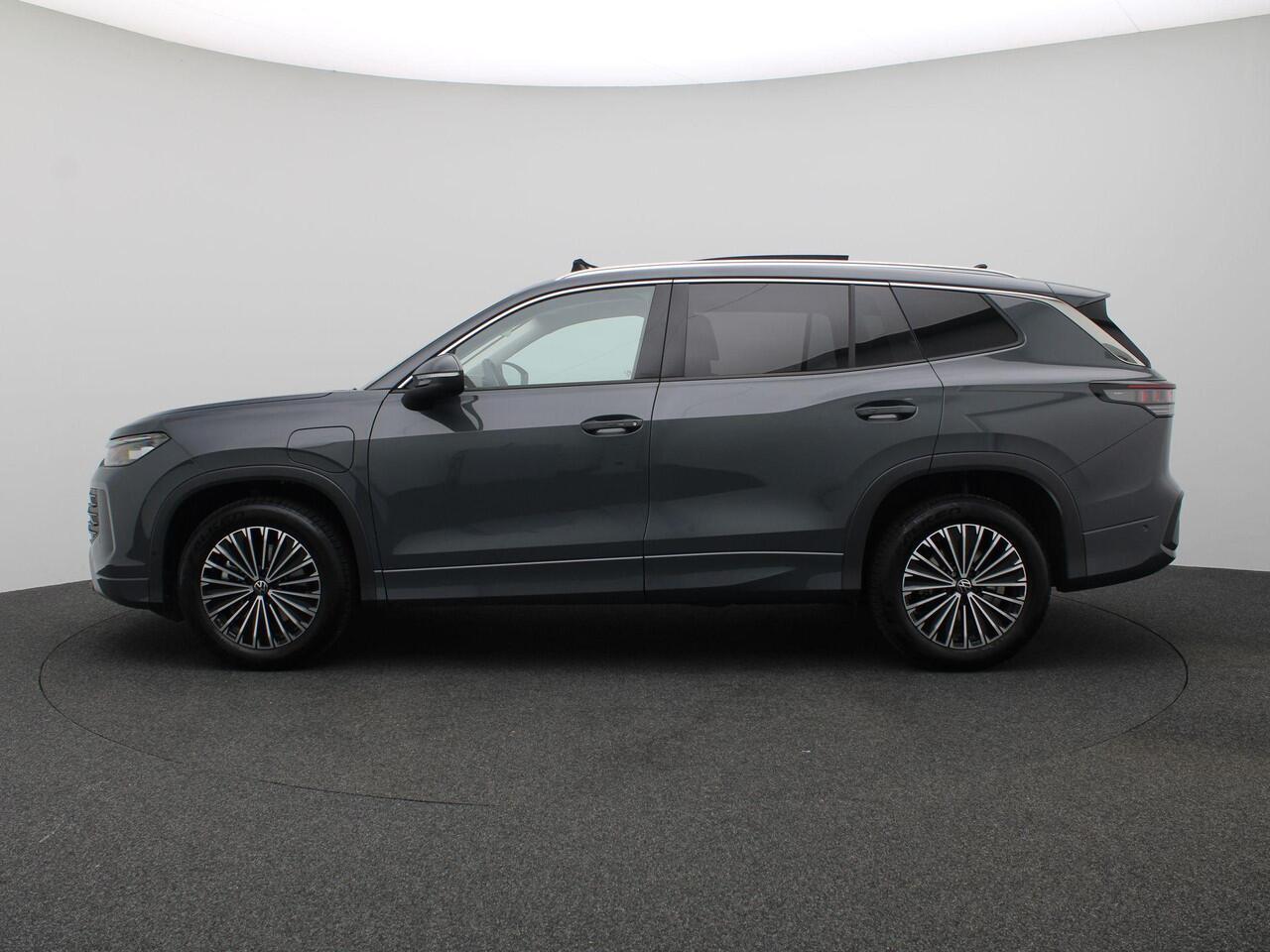 Volkswagen Tayron 1.5 eHybrid Life Edition 204PK DSG SOH 97,71%, Pano-Schuifdak, Trekhaak, 18" LM Velgen, Voorruitverwarming, Stoel-Stuurverwarming, Elektr. Achterklep, Navi via Apple Carplay/Android Auto, Keyless, Side Assist