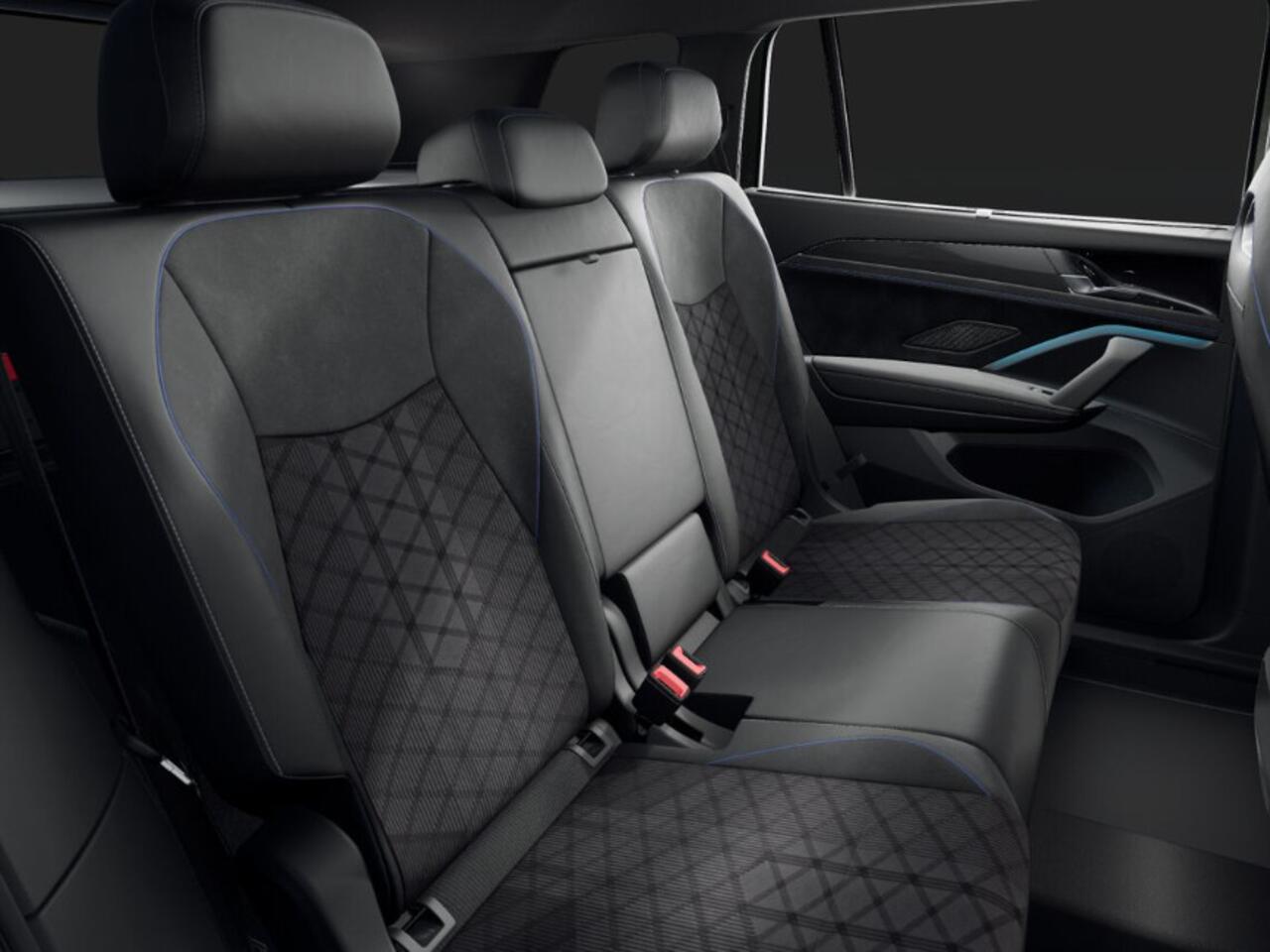 Volkswagen Tayron R-Line Edition 1.5 eHybrid 272 PK 6 versn. DSG · Assistance pakket plus · Comfort pakket · Design pakket · Trekhaak incl. aanhangermanoeuvreerhulp (trailer assist) · Incl. inruilvoordeel