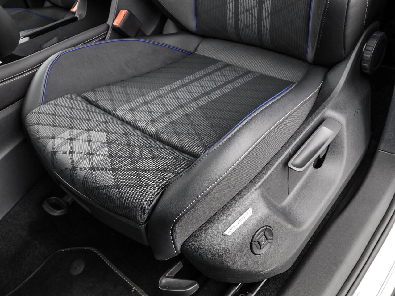 Volkswagen Tayron R-Line Edition 1.5 eHybrid 272 PK 6 versn. DSG · Assistance Pakket Plus · Black Style Pakket · Comfort Pakket · Design Pakket · Trekhaak inklapbaar, electr. ontgrendeling, incl. Trailer Assist ·