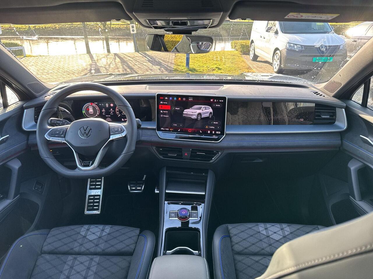 Volkswagen Tayron 1.5 eHybrid R-Line | Panorama dak | Trekhaak | PHEV |