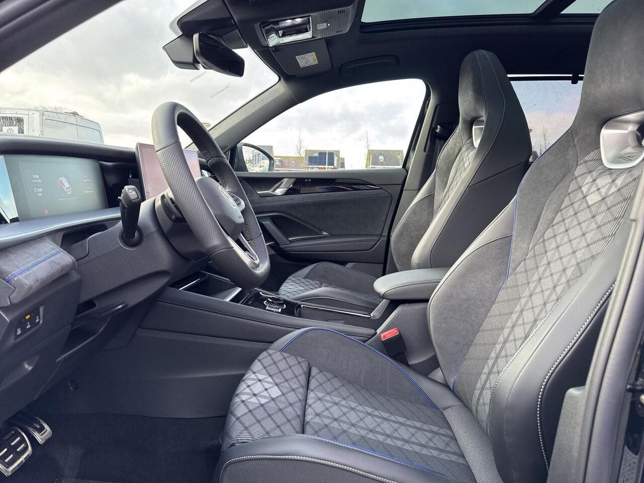 Volkswagen Tayron 1.5 eHybrid R-Line Edition | Panorama dak | Trekhaak | PHEV |