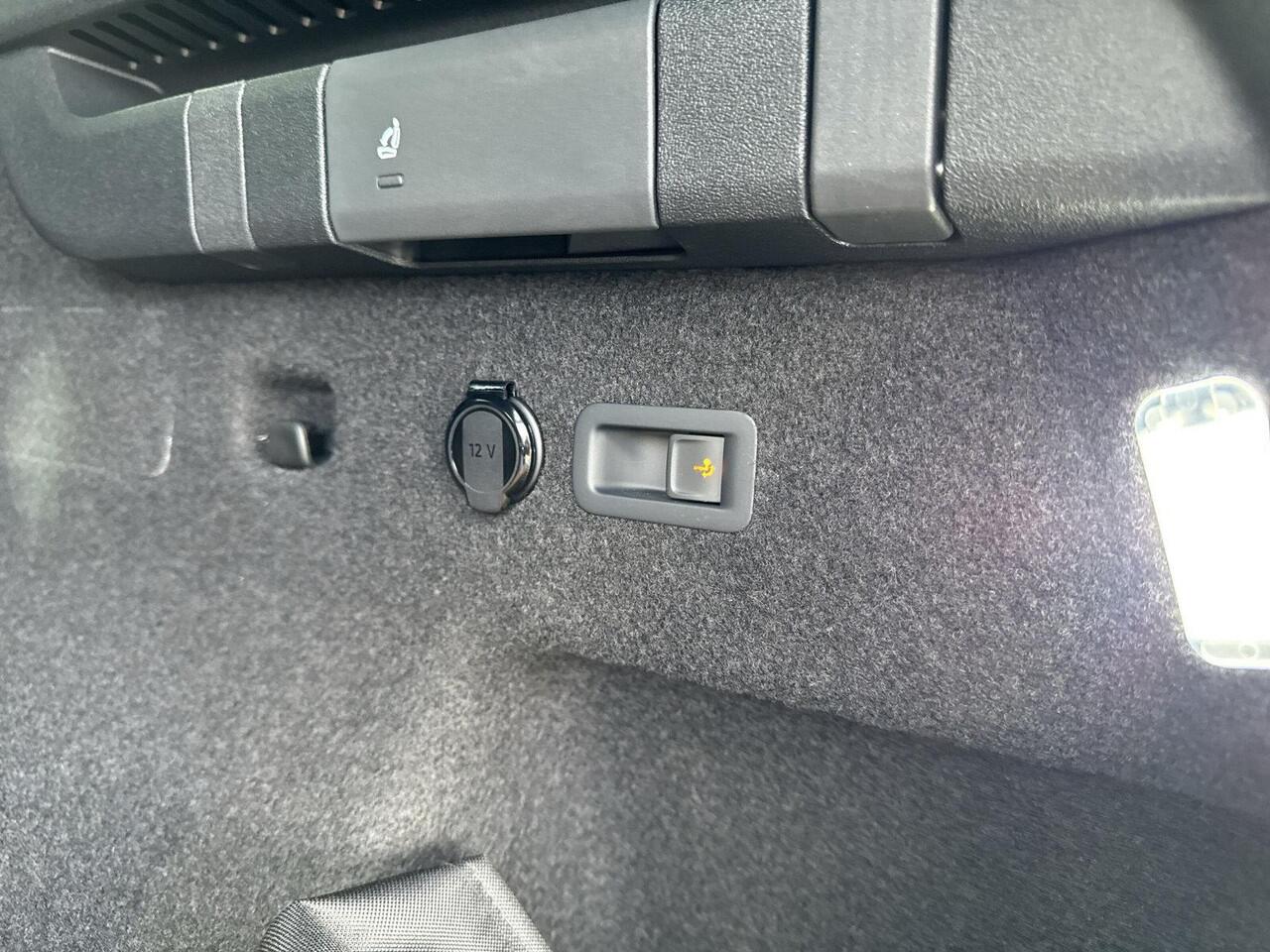 Volkswagen Tayron 1.5 eHybrid R-Line Edition | Panorama dak | Trekhaak | PHEV |