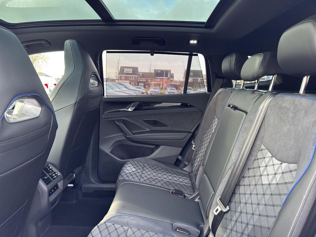 Volkswagen Tayron 1.5 eHybrid R-Line Edition | Panorama dak | Trekhaak | PHEV |