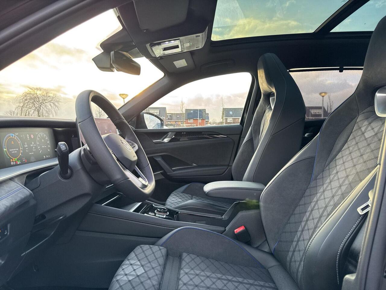 Volkswagen Tayron 1.5 eHybrid R-Line | Panorama dak | Trekhaak |