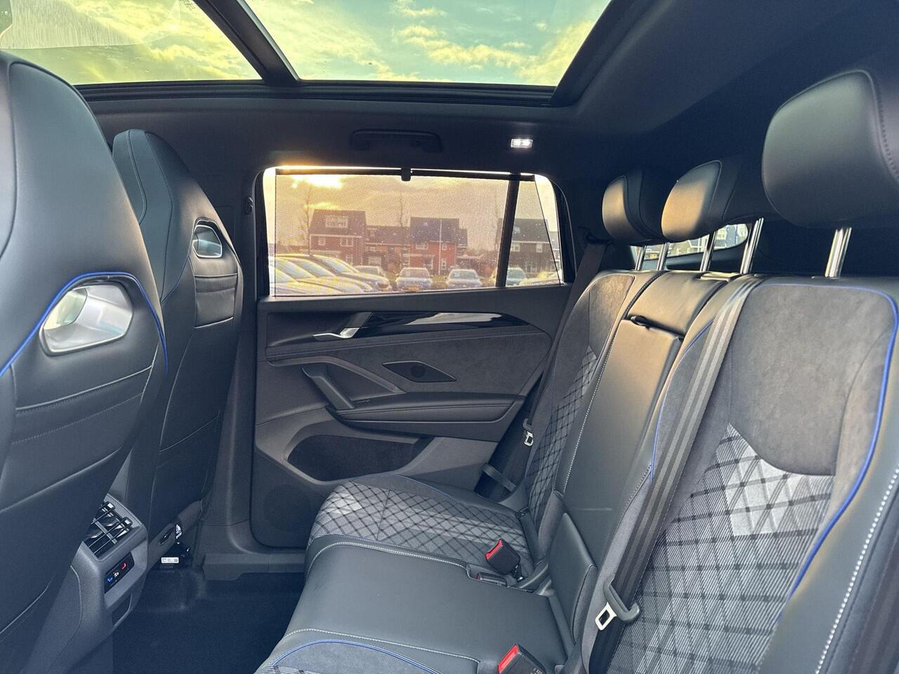 Volkswagen Tayron 1.5 eHybrid R-Line | Panorama dak | Trekhaak |