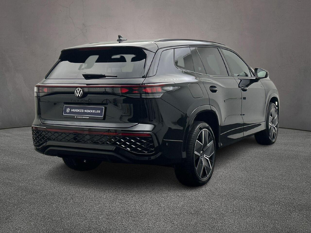 Volkswagen Tayron R-Line Edition 1.5 TSI eHybrid 272pk DSG Automaat Trekhaak, Panoramadak, Adaptive cruise control, Black style, Navigatie, Elektrische achterklep, LED matrix koplampen