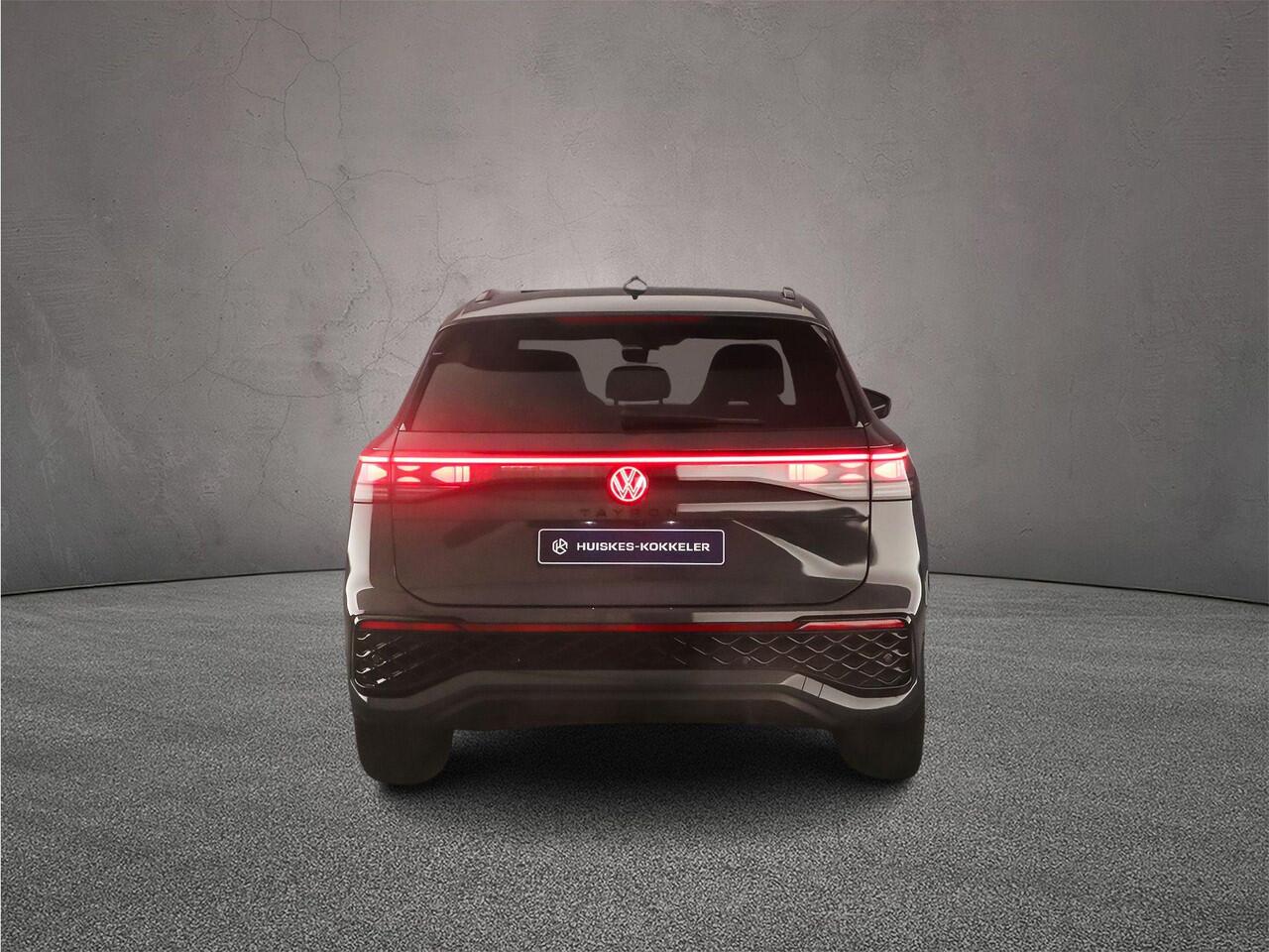 Volkswagen Tayron R-Line Edition 1.5 TSI eHybrid 272pk DSG Automaat Trekhaak, Panoramadak, Black style, Adaptive cruise control, 360 camera, Navigatie, Elektrische achterklep