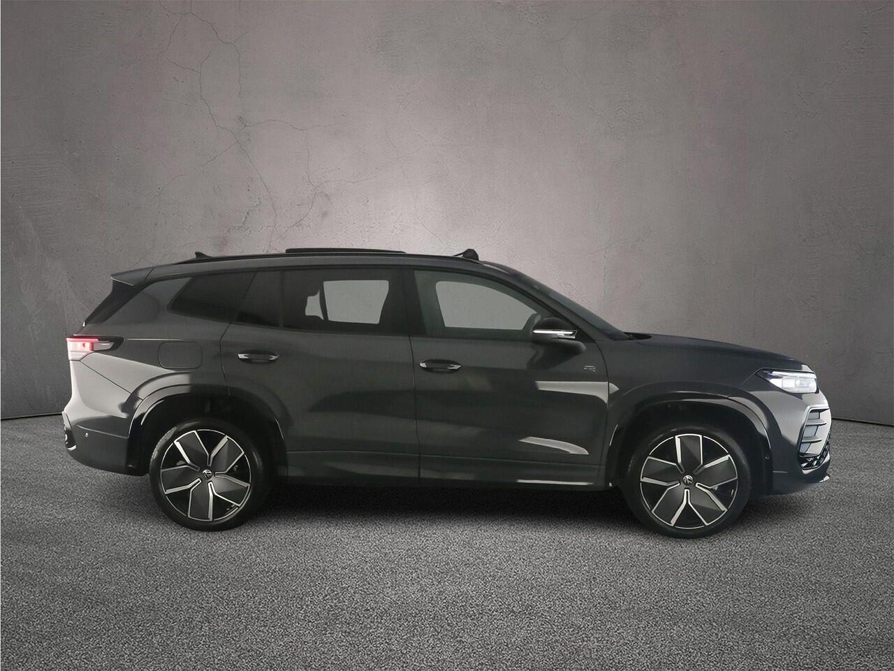 Volkswagen Tayron R-Line Edition 1.5 TSI eHybrid 272pk DSG Automaat Trekhaak, Panoramadak, Black style, Adaptive cruise control, 360 camera, Navigatie, Elektrische achterklep