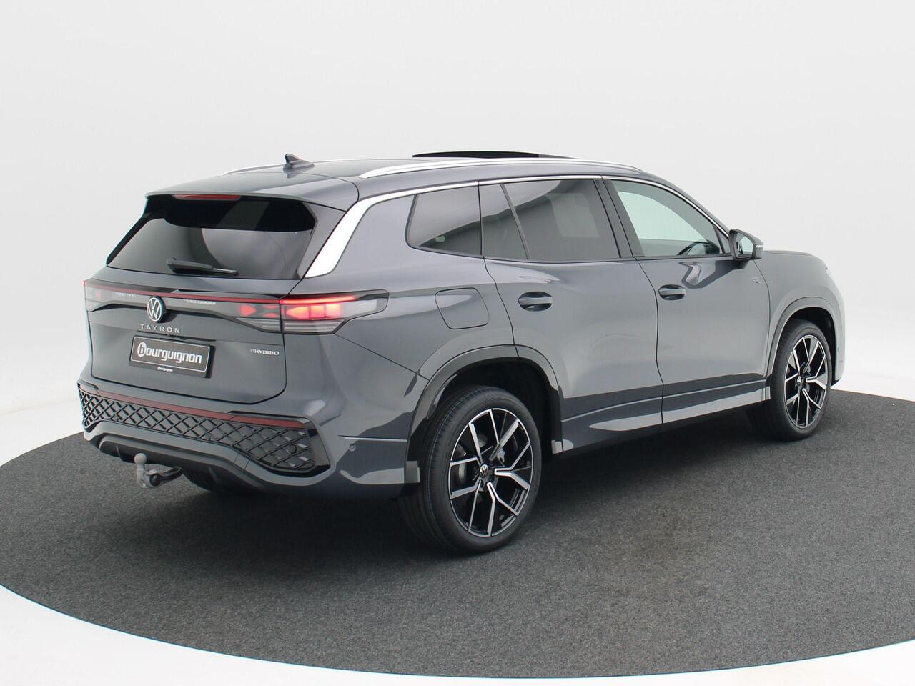 Volkswagen Tayron 1.5 eHybrid 272 Pk R-Line Edition | Panoramadak | Trekhaak | 20 Inch | Camera | Stuur- en Stoelverwarming | Full LED