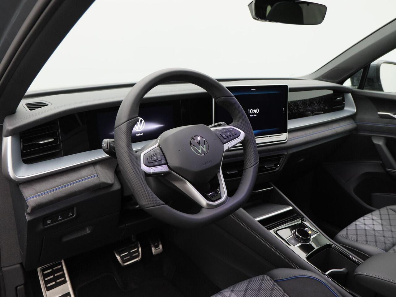 Volkswagen Tayron 1.5 eHybrid 272 Pk R-Line Edition | Panoramadak | Trekhaak | 20 Inch | Camera | Stuur- en Stoelverwarming | Full LED