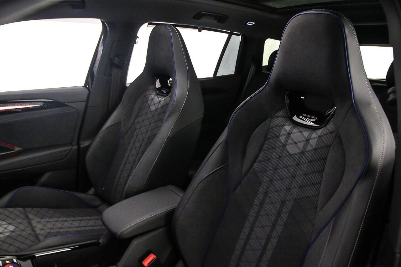 Volkswagen Tayron R-Line Edition 1.5 TSI eHybrid 272pk DSG Automaat Trekhaak, Adaptive cruise control, Panoramadak, Black style, Navigatie, Elektrische achterklep