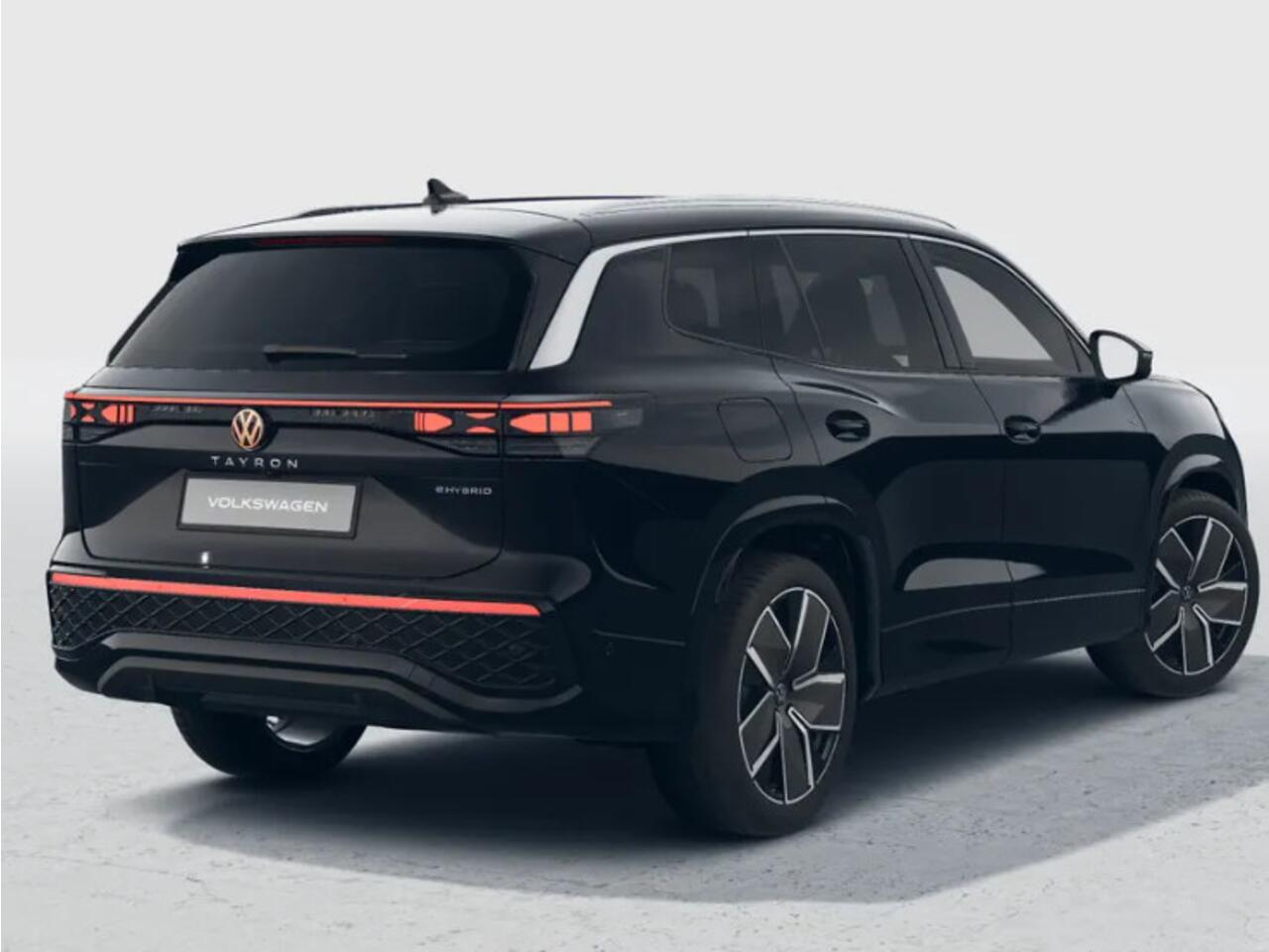 Volkswagen Tayron R-Line Edition 1.5 eHybrid 204 PK 6 versn. DSG · Black Style Pakket · Panoramaschuif-kanteldak · Trekhaak inklapbaar, met elektrische ontgrendeling, incl. aanhangermanoeuvreerhulp Trailer Assist ·