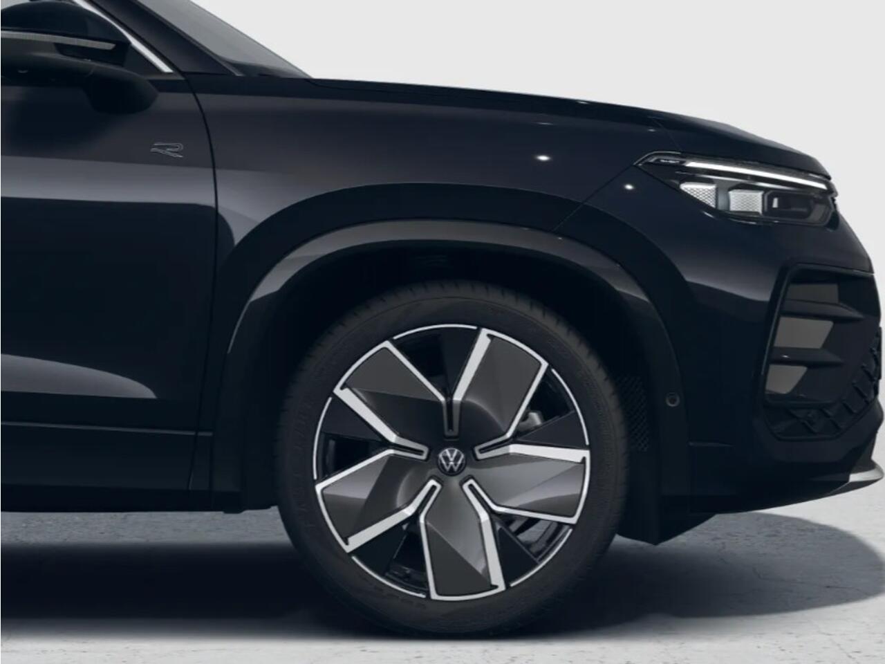 Volkswagen Tayron R-Line Edition 1.5 eHybrid 204 PK 6 versn. DSG · Black Style Pakket · Panoramaschuif-kanteldak · Trekhaak inklapbaar, met elektrische ontgrendeling, incl. aanhangermanoeuvreerhulp Trailer Assist ·