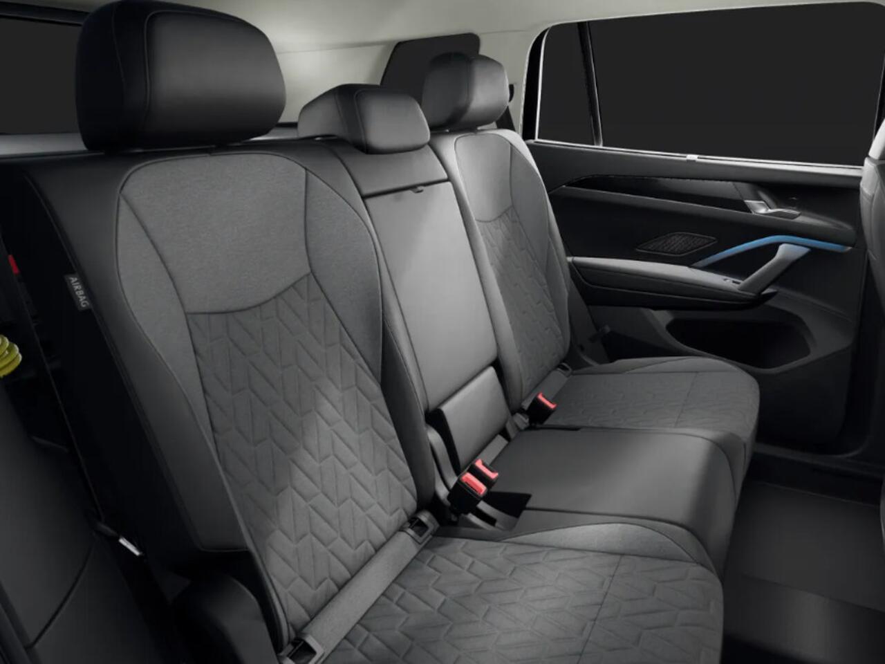 Volkswagen Tayron Life Edition 1.5 eHybrid 204 PK 6 versn. DSG · Achteruitrijcamera · Draadloze telefoonlader · Trekhaak inklapbaar, met elektrische ontgrendeling, incl. aanhangermanoeuvreerhulp Trailer Assist ·