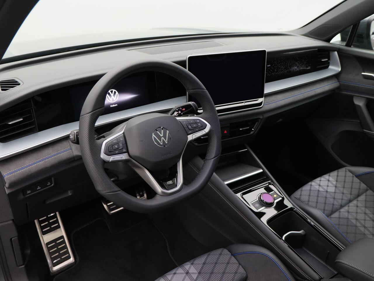 Volkswagen Tayron 1.5 eHybrid 272 Pk Automaat R-Line Edition | Panoramadak | Trekhaak | 20 Inch | Camera | Stuur- en Stoelverwarming | Full LED