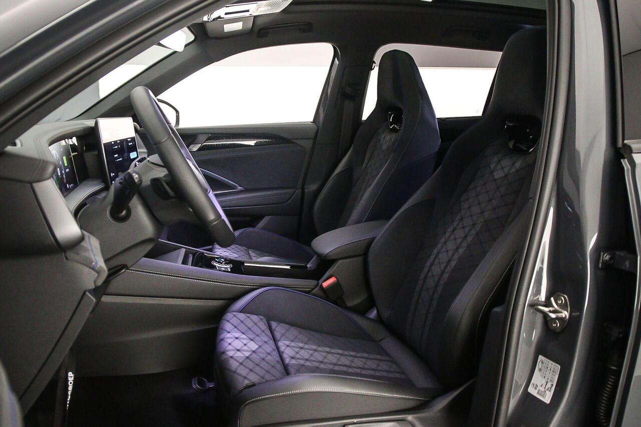 Volkswagen Tayron R-Line Edition 1.5 TSI eHybrid 272pk DSG Automaat Trekhaak, Black style, Panoramadak, Adaptive cruise control, Elektrische achterklep, 360 camera, Achteruitrijcamera