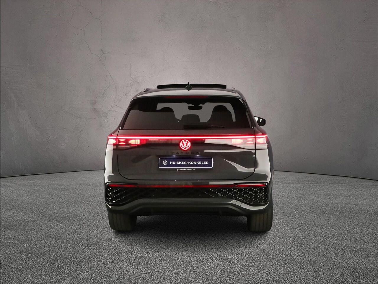 Volkswagen Tayron R-Line Edition 1.5 TSI eHybrid 272pk DSG Automaat Trekhaak, Black style, Panoramadak, Adaptive cruise control, Elektrische achterklep, 360 camera, Achteruitrijcamera