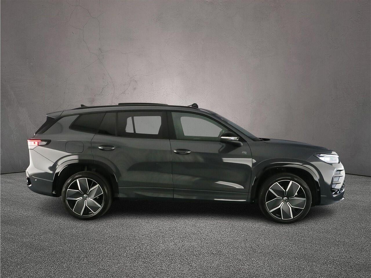 Volkswagen Tayron R-Line Edition 1.5 TSI eHybrid 272pk DSG Automaat Trekhaak, Black style, Panoramadak, Adaptive cruise control, Elektrische achterklep, 360 camera, Achteruitrijcamera