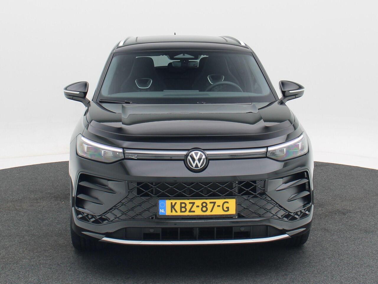 Volkswagen Tayron 1.5 eHybrid 272 Pk Automaat R-Line Edition | Panoramadak | Trekhaak | 20 Inch | Camera | Stuur- en Stoelverwarming | Full LED