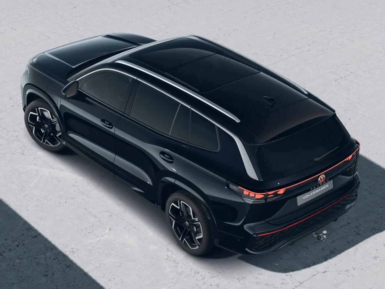 Volkswagen Tayron R-Line Edition 1.5 eHybrid 204 PK | Panoramadak | Trekhaak | Stoel & Stuurverwarming |