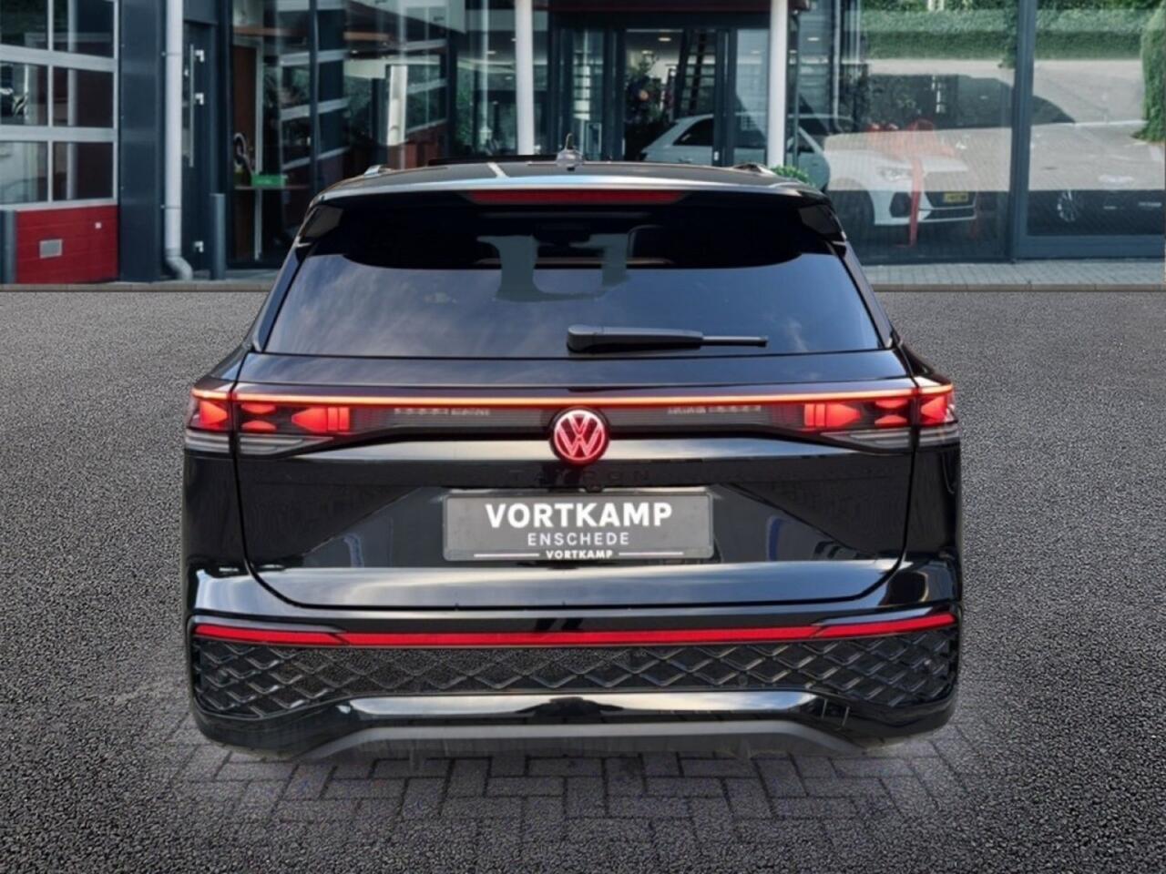 Volkswagen Tayron 1.5 eTSI R-LINE 7PERS/TREKHAAK/PANO-DAK/ELEK-KLEP/ACC/HUD