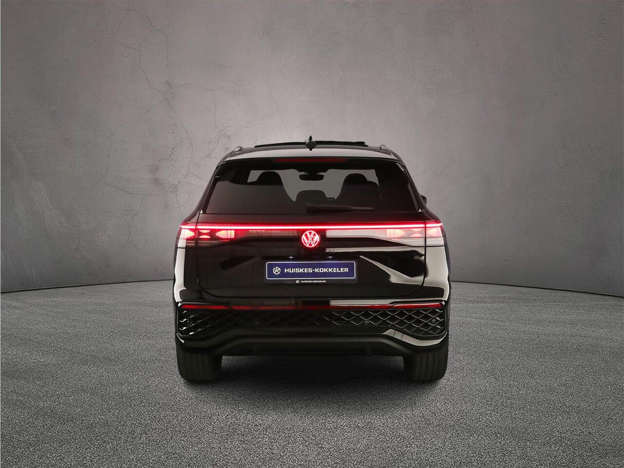 Volkswagen Tayron R-Line Edition 1.5 TSI eHybrid 272pk DSG Automaat Trekhaak, Harman Kardon audio, Panoramadak, Adaptive cruise control, Head up display, LED matrix koplampen