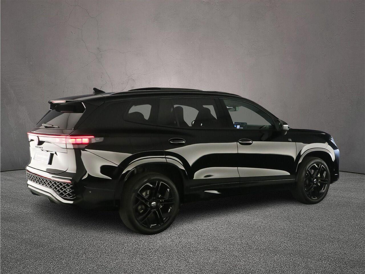 Volkswagen Tayron R-Line Edition 1.5 TSI eHybrid 272pk DSG Automaat Trekhaak, Harman Kardon audio, Panoramadak, Adaptive cruise control, Head up display, LED matrix koplampen