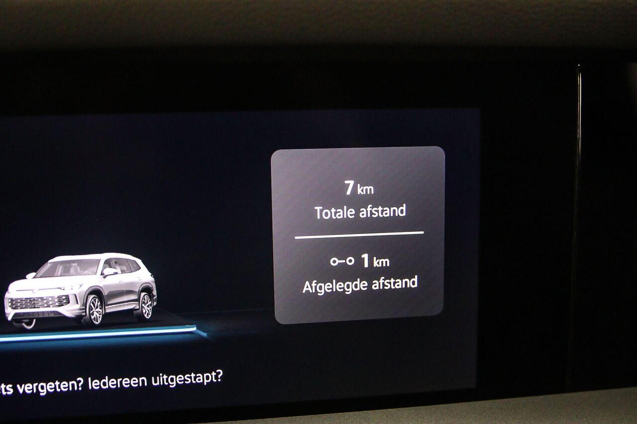 Volkswagen Tayron R-Line Edition 1.5 TSI eHybrid 272pk DSG Automaat Trekhaak, Harman Kardon audio, Panoramadak, Black style, Adaptive cruise control, 360 camera
