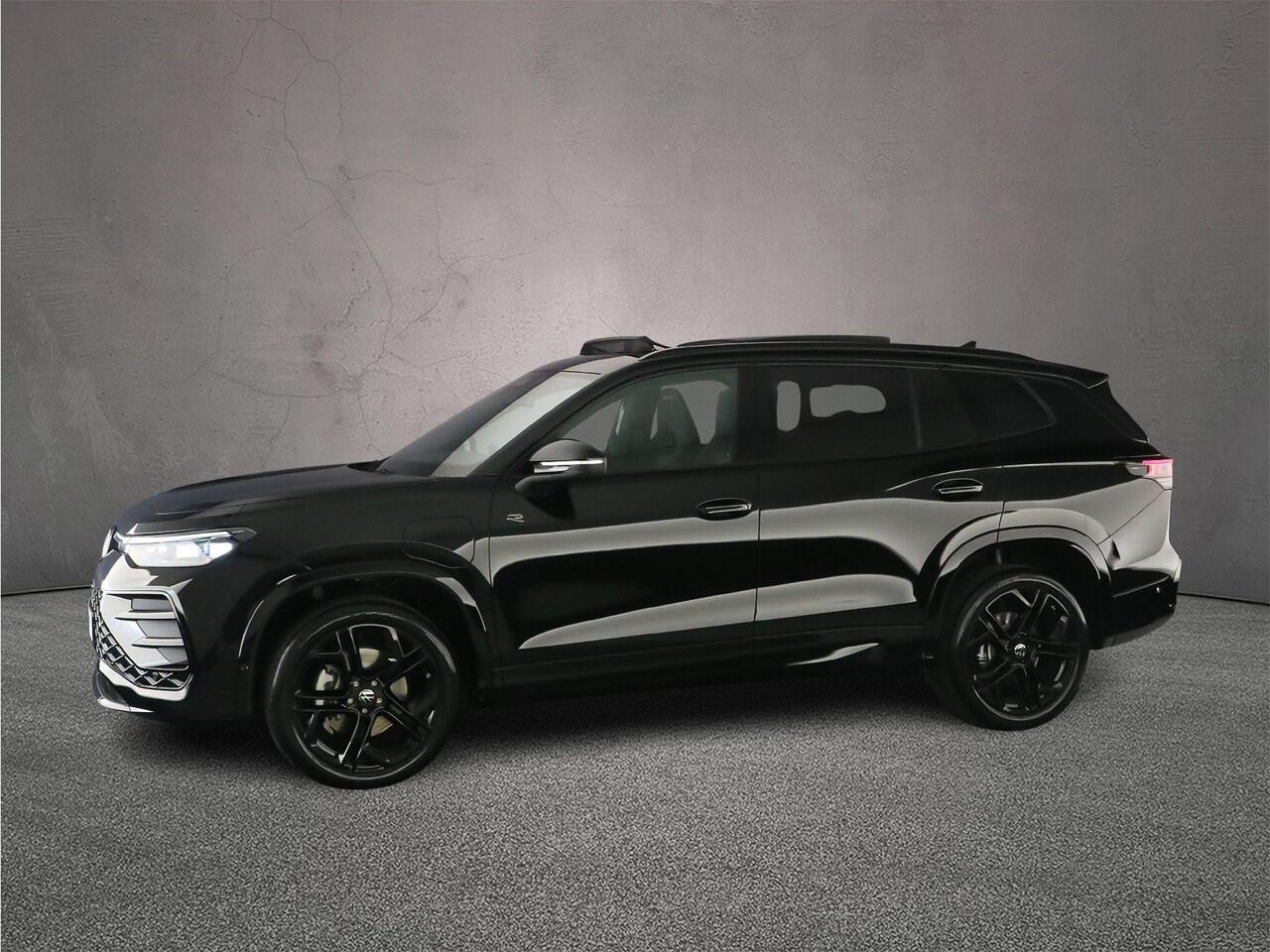Volkswagen Tayron R-Line Edition 1.5 TSI eHybrid 272pk DSG Automaat Trekhaak, Harman Kardon audio, Panoramadak, Black style, Adaptive cruise control, 360 camera