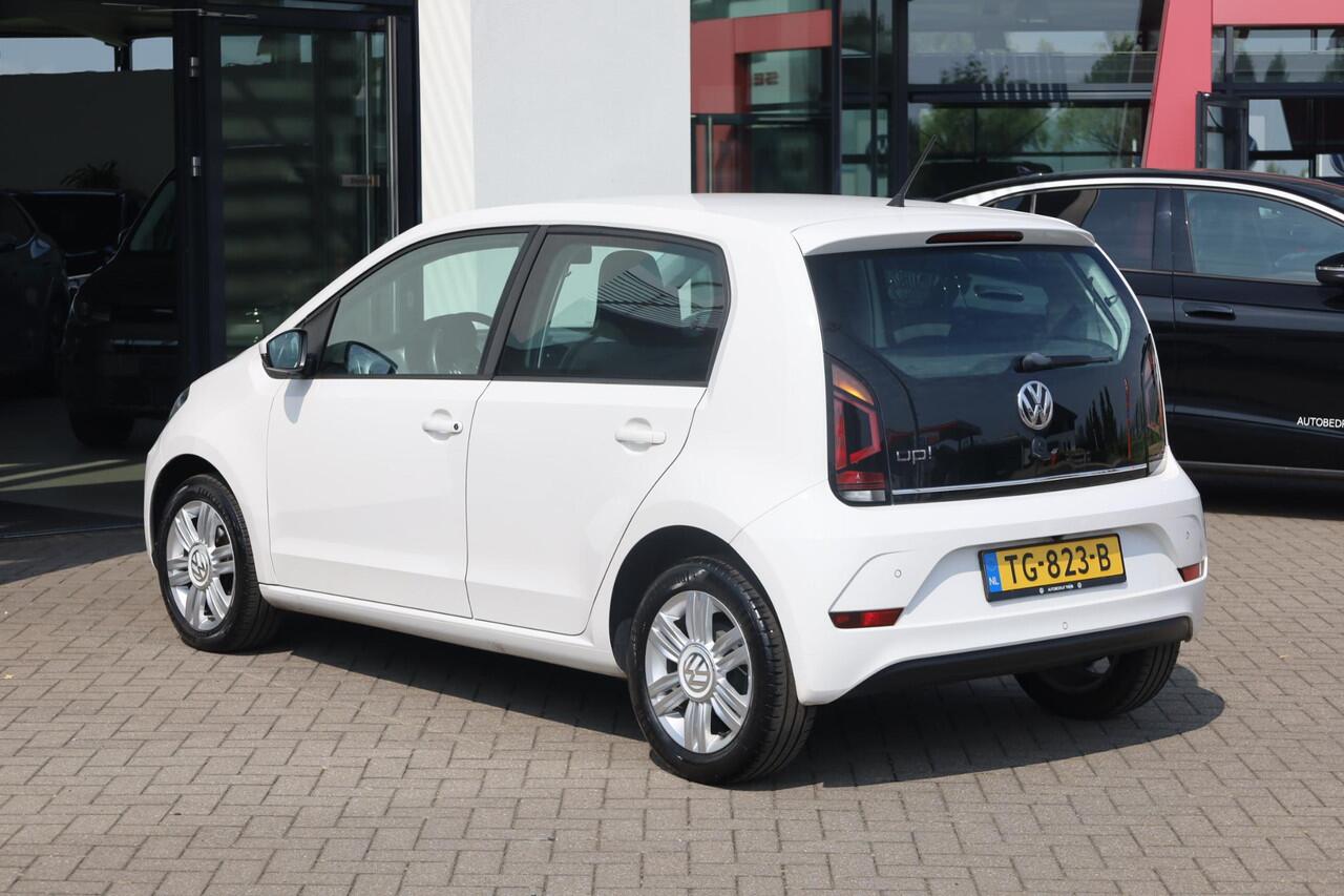 Volkswagen UP! 1.0 BMT high up! 60PK / 44kW, Achteruitrijcamera, 15" LMV, cruise control, parkeersensoren achter, bluetooth audio, multifunctioneel lederen stuurwiel, airco, NL auto 1e eigenaar dealeronderhouden