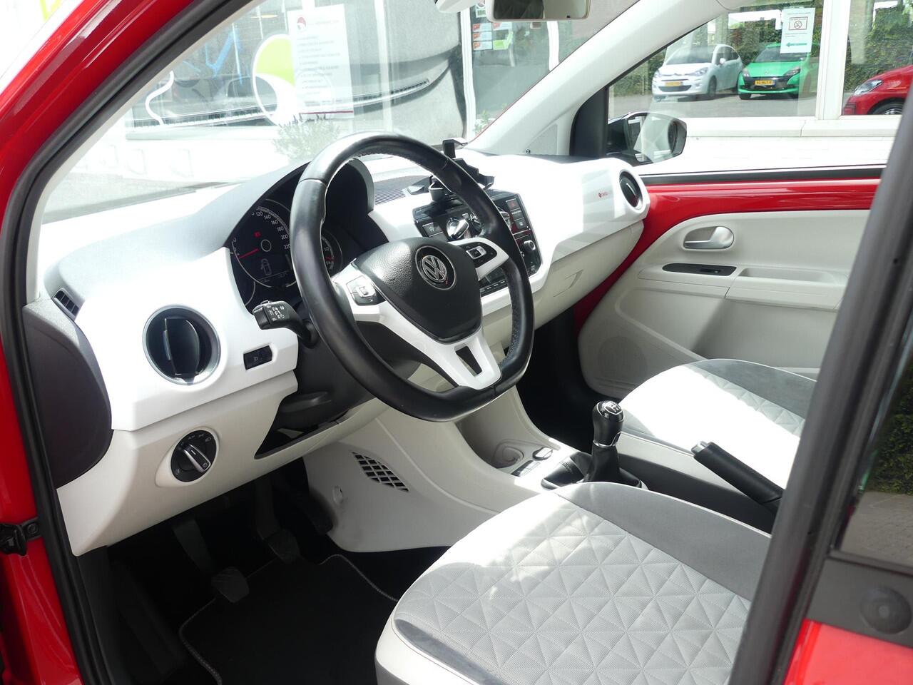 Volkswagen UP! 1.0 BMT up! Beats *t/m 10de bouwjaar garantie!