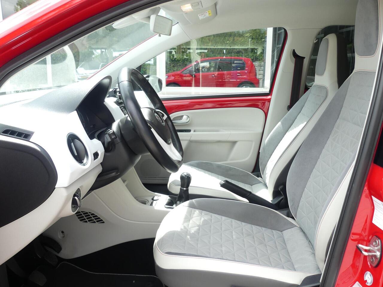 Volkswagen UP! 1.0 BMT up! Beats *t/m 10de bouwjaar garantie!