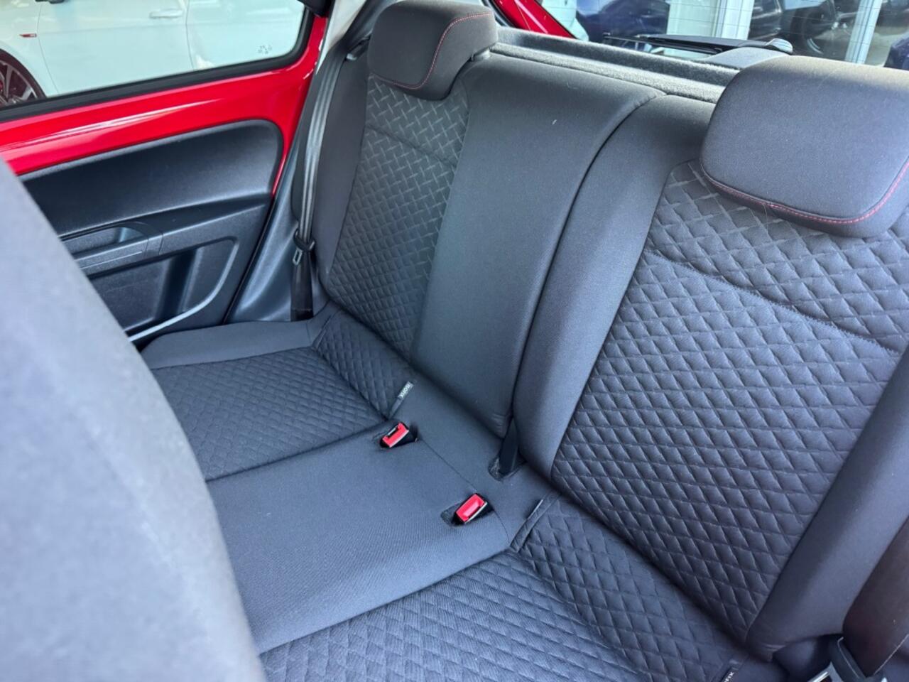 Volkswagen UP! 1.0 BMT high up!