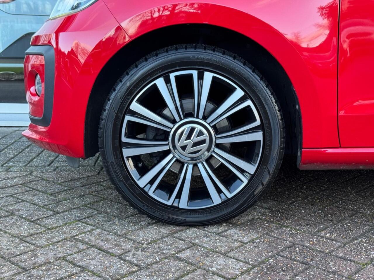 Volkswagen UP! 1.0 BMT high up!