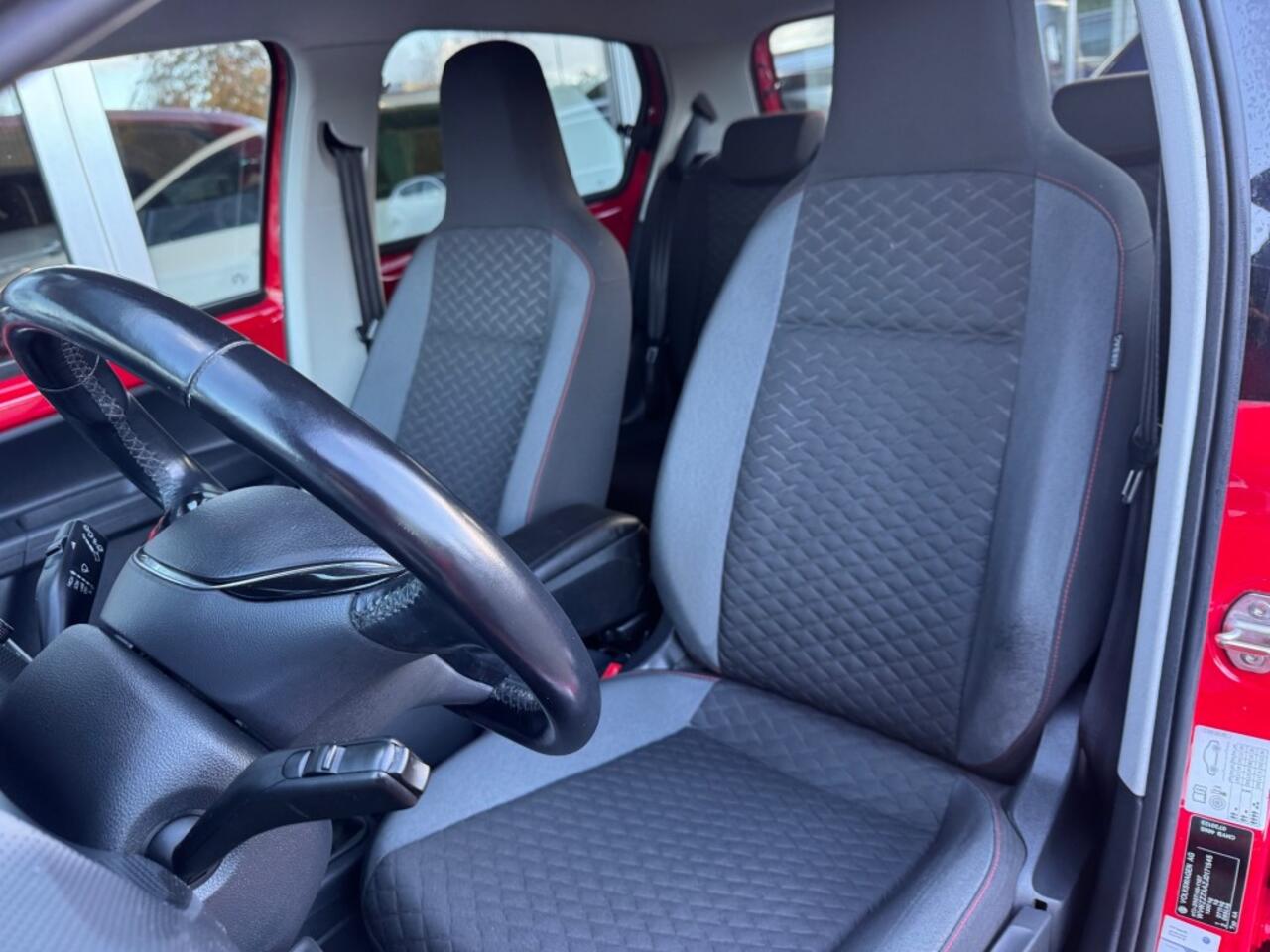 Volkswagen UP! 1.0 BMT high up!