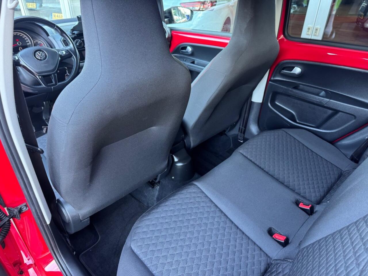 Volkswagen UP! 1.0 BMT high up!